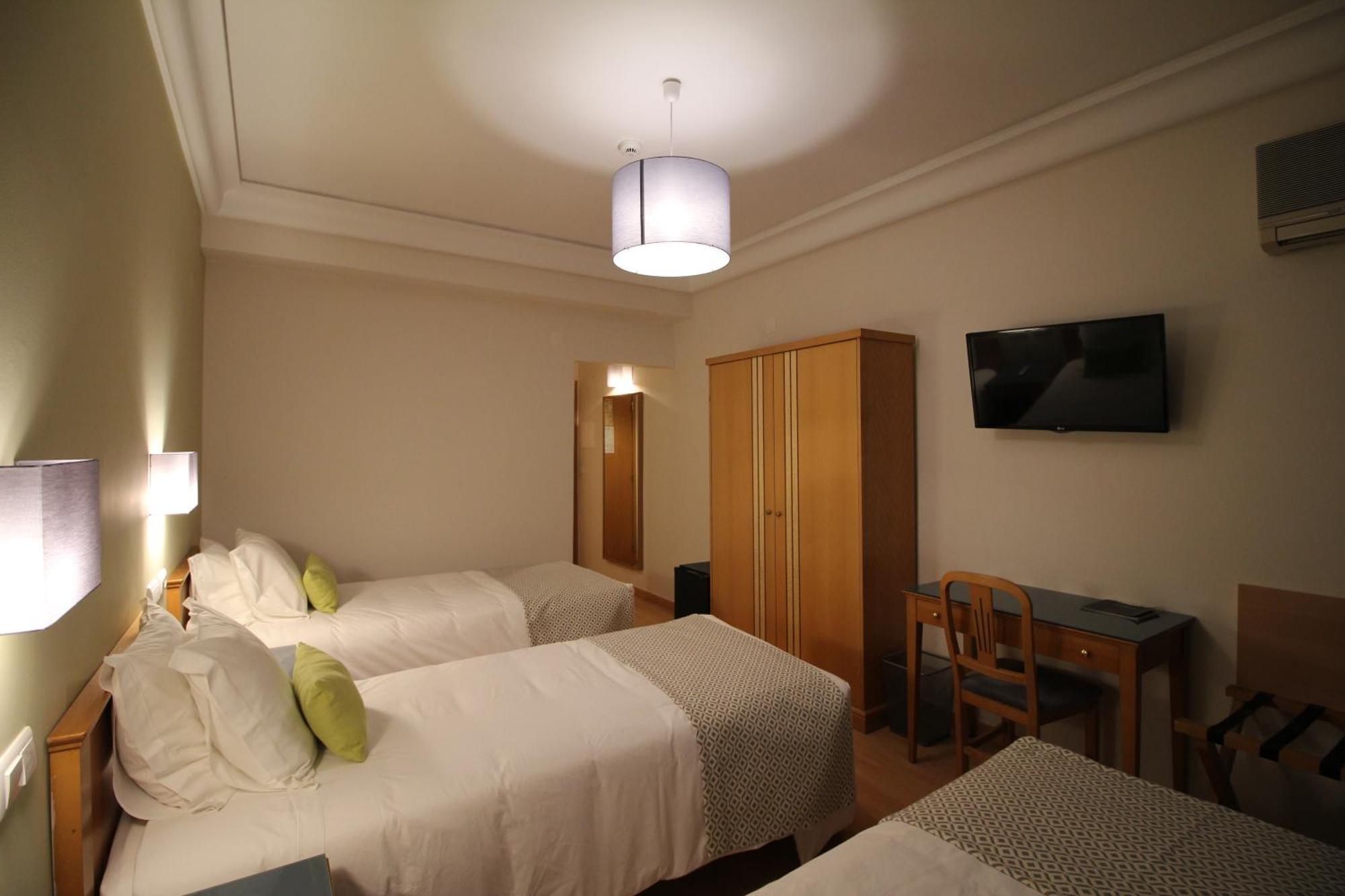 Imperador Hotel Lisbon Room photo