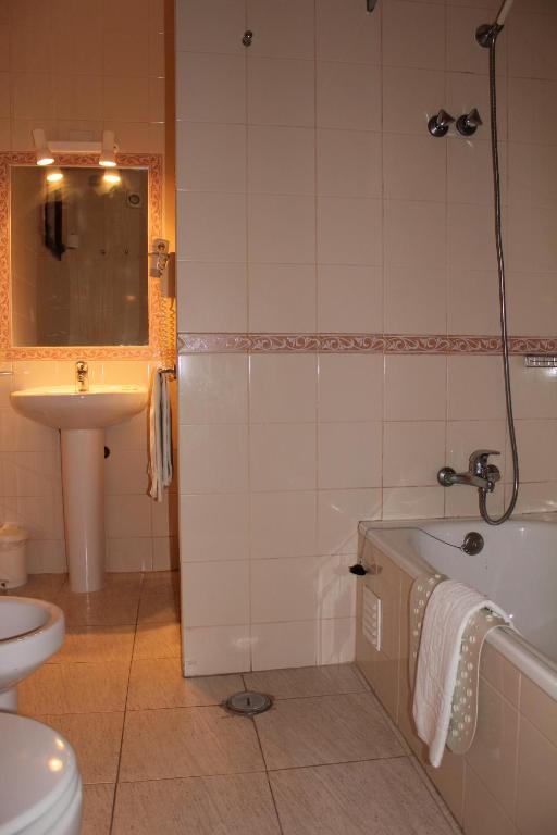 Imperador Hotel Lisbon Room photo